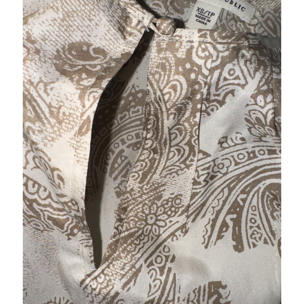 100% silk Banana Republic XS Womens Cream Tan Keyhole paisley print Tank resort - Picture 3 of 7